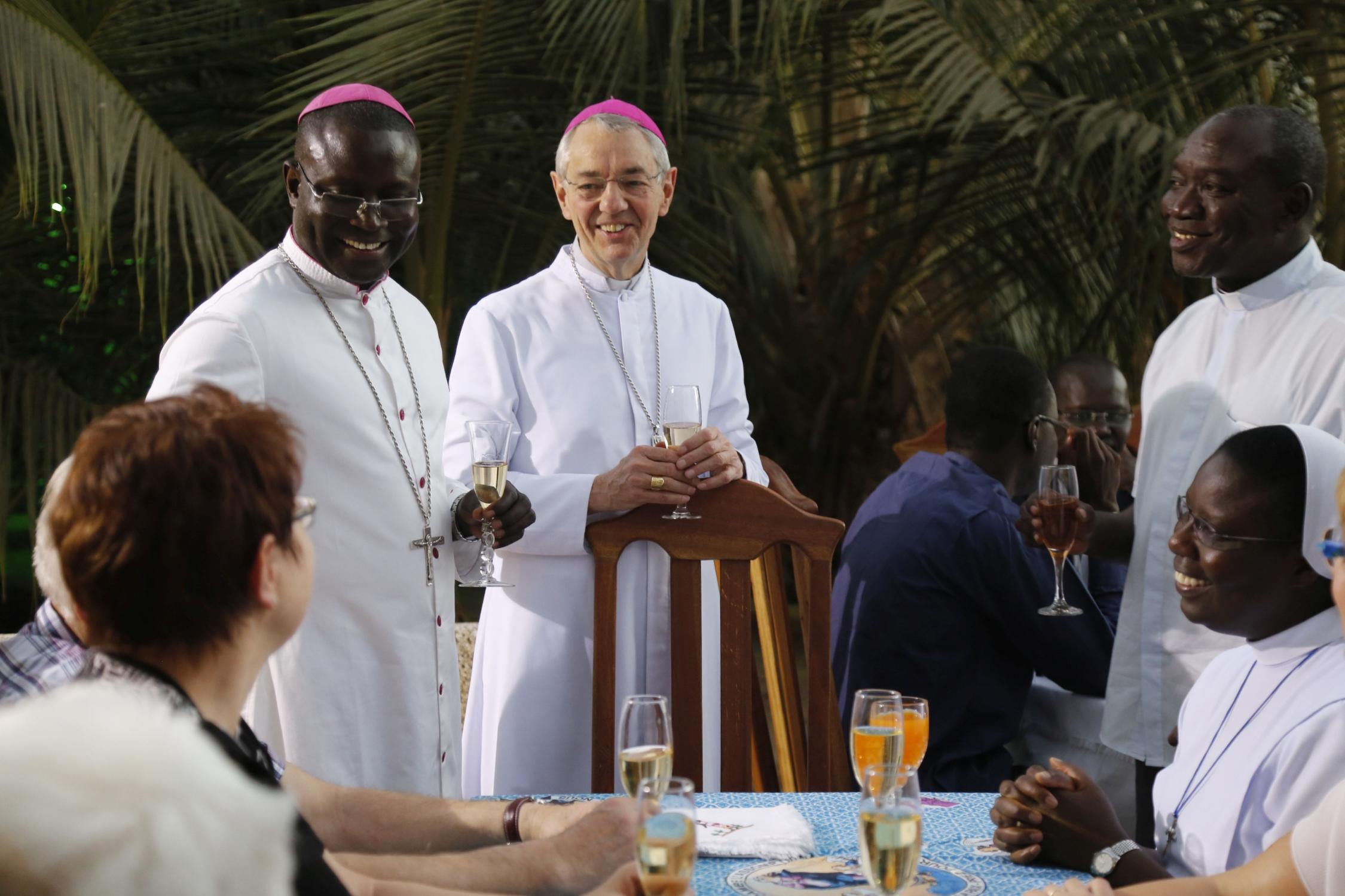 Erzbischof Ludwig Schick und Bischof André Guèye in Thiés im Senegal