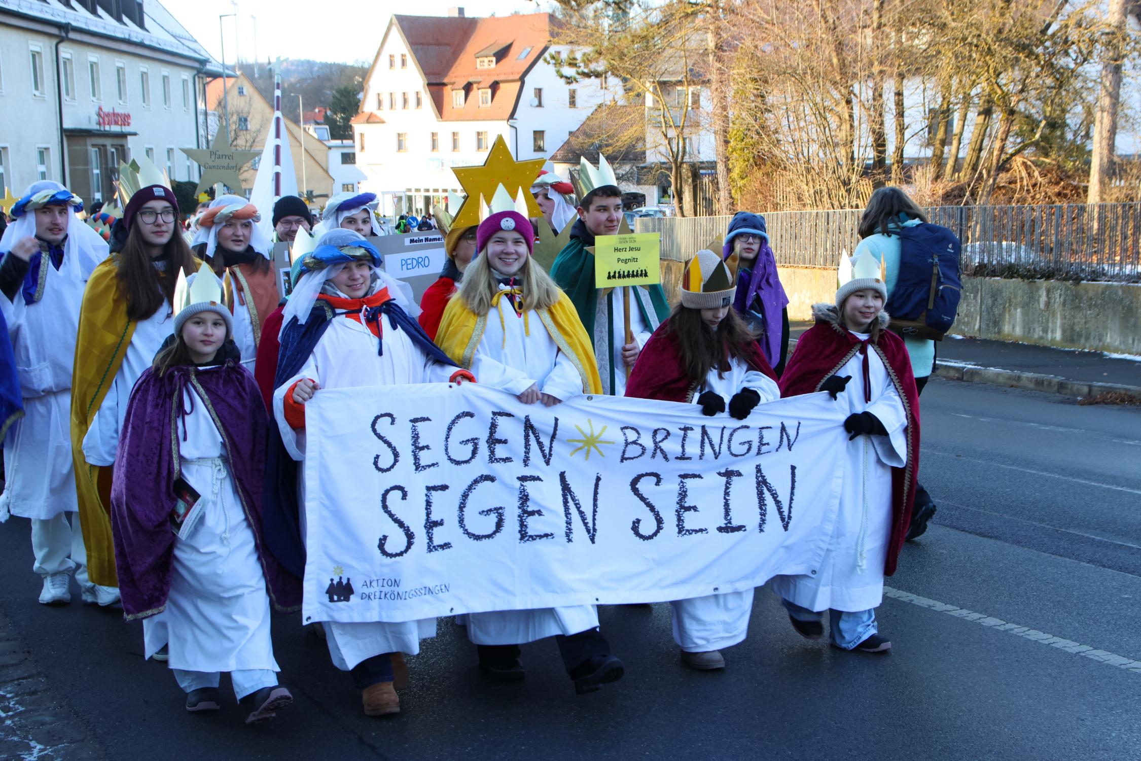 Sternsinger*Innen ziehen durch Pegnitz
