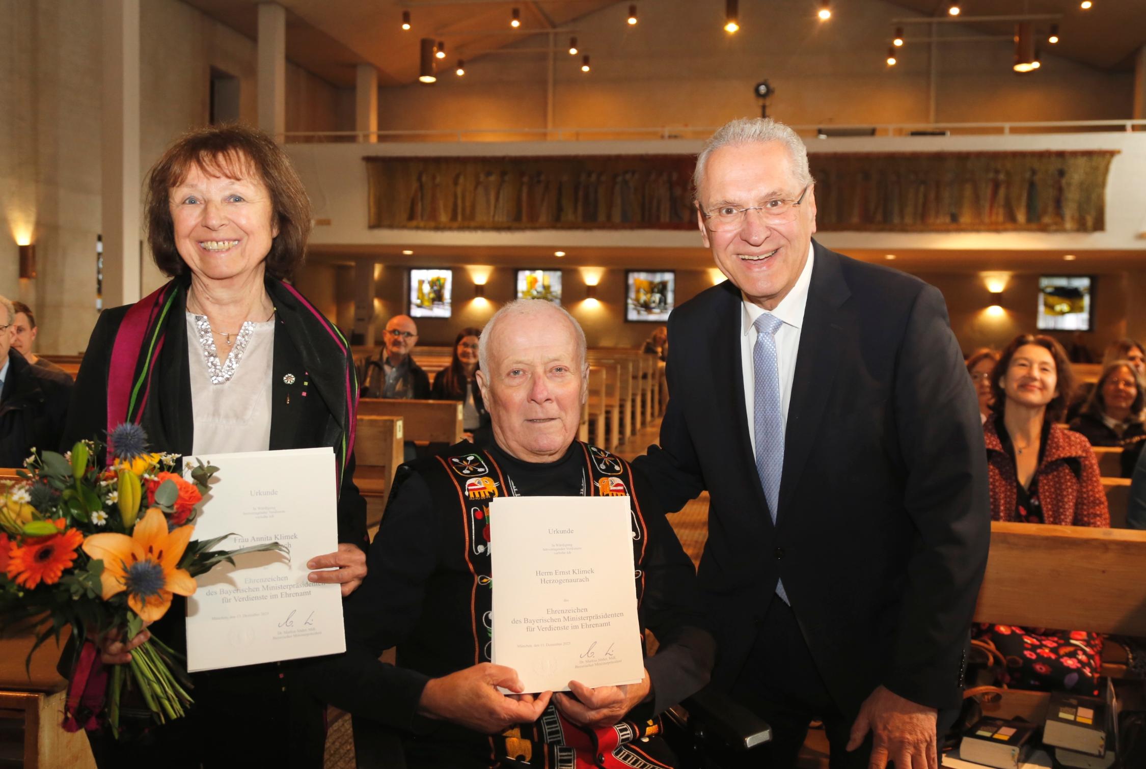 Ehrenzeichen für Ernst und Anita Klimek