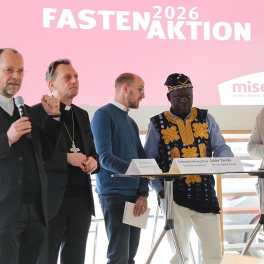 Misereor-Hauptgeschäftsführer Andreas Frick (links) kam zur diözesanen Eröffnung der Fastenaktion