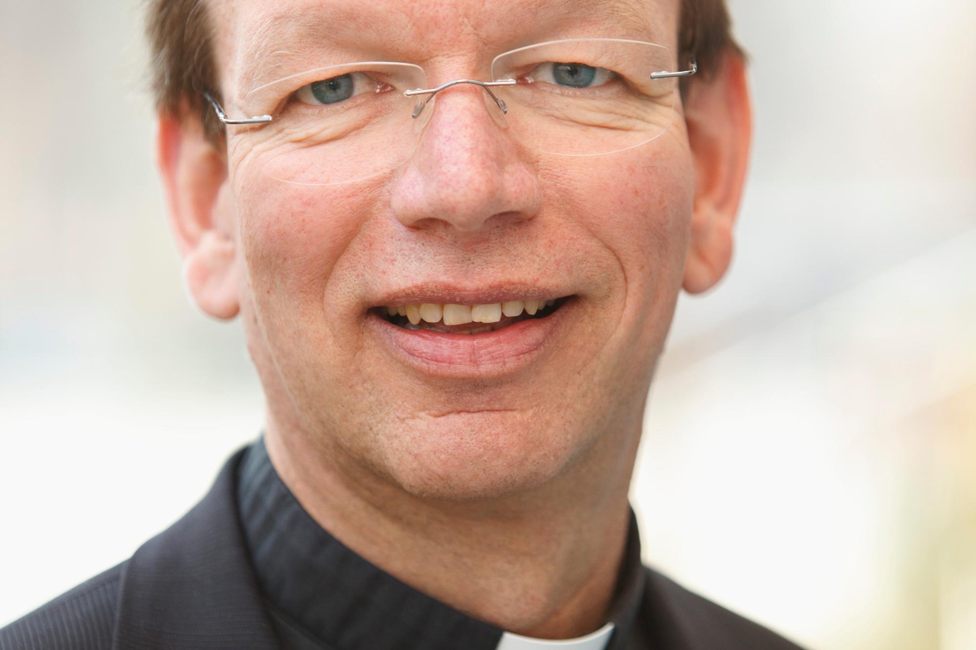 Mon. Wolfgang Huber
